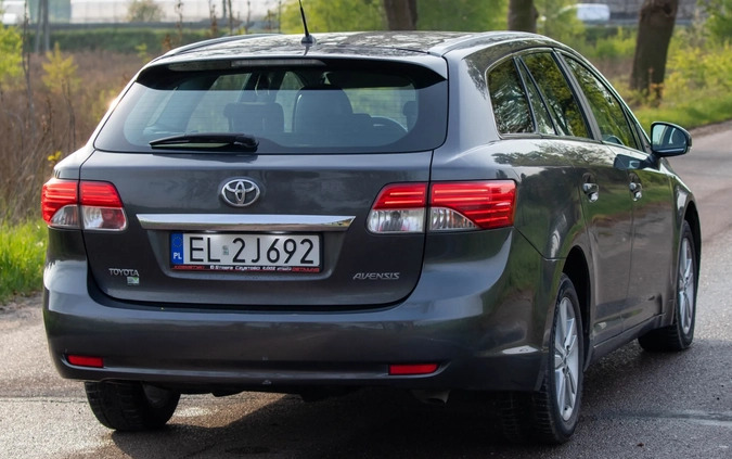 Toyota Avensis cena 32000 przebieg: 171000, rok produkcji 2012 z Łódź małe 137